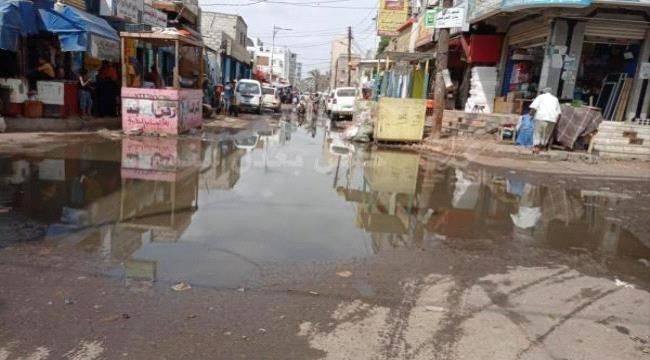 
مياه الصرف الصحي تغرق احياء الشيخ عثمان