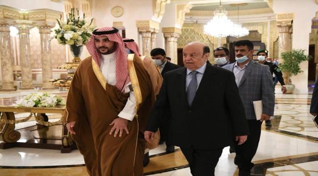 
الأمير خالد بن سلمان يعلق على لقاءه بالرئيس هادي.. ماذا قال؟
