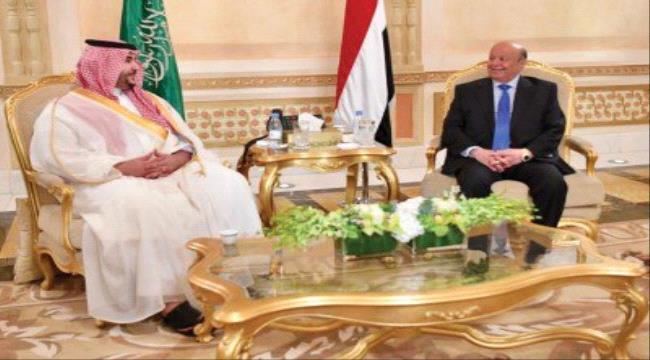 
مصدر حكومي: السعودية تضغط على الرئيس هادي لإعلان الحكومة الجديدة دون تنفيذ الشق العسكري