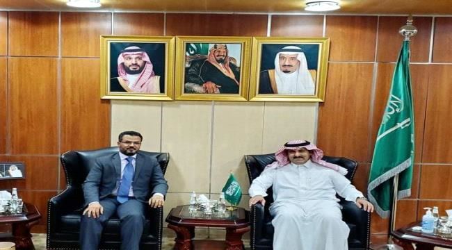 
أحمد الصالح يلتقي بالسفير السعودي آل جابر والأخير يؤكد بأنهم ليسوا مسؤولين عن الخدمات - تفاصيل