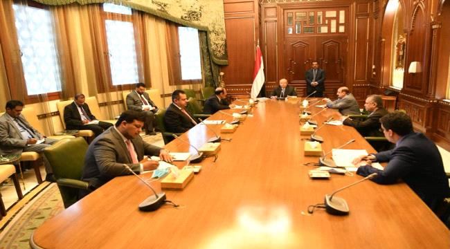 
                     الرئيس هادي يترأس اجتماعاً ضم نائبه ورؤساء مجالس النواب والوزراء والشورى