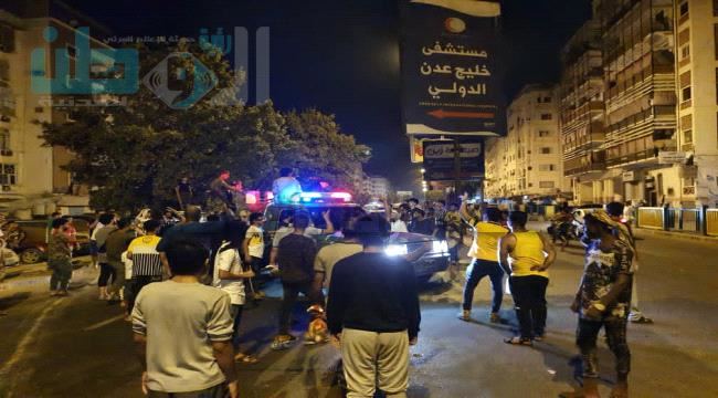 
                     عاجل| محتجون يغلقون أهم الشوارع الرئيسية في العاصمة عدن 