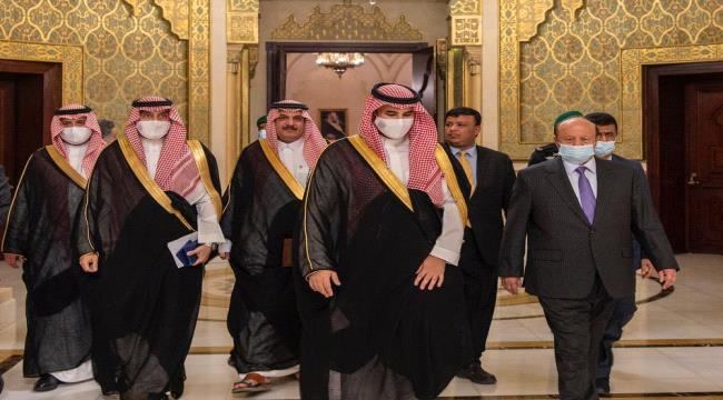 
                     الرئيس هادي يستقبل الأمير خالد بن سلمان لمناقشة التحديات الاقتصادية التي يواجهها الشعب اليمني 