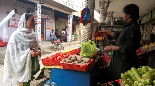 
                     دراسة| الأسر اليمنية خفضت وجباتها في جنوب #اليمن