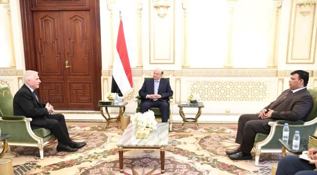 
                     الرئيس هادي يستقبل السفير الروسي لدى بلادنا بمناسبة إنتهاء فترة عمله