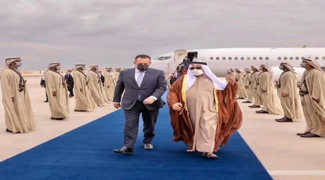 
                     رئيس الوزراء يصل إلى الإمارات في زيارة رسمية