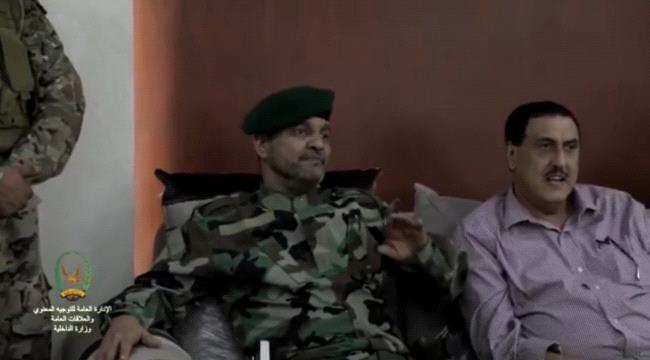 
فيديو لتصريح مقتضب لشلال شايع ومطهر الشعيبي خلال عملية الاستلام والتسليم لإدارة أمن عدن - شاهد 