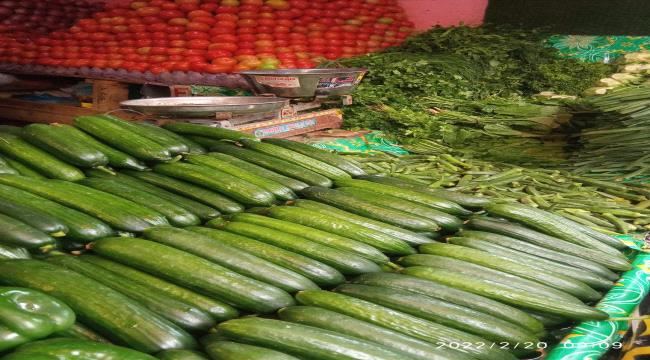 
                     أسعار الخضار والفواكه  بالكيلو في سوق شميلة بصنعاء اليوم السبت