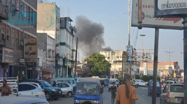 
                     عاجل| اندلاع حريق هائل في أحد المستودعات بالشيخ عثمان في عدن (صور)