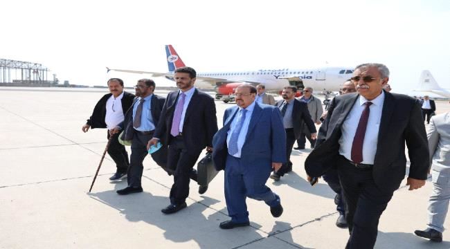 
                     رئيس واعضاء مجلس النواب يصلون العاصمة المؤقتة عدن