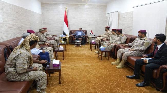 
                     نائب رئيس مجلس القيادة الرئاسي البحسني يصل إلى عدن ويلتقي وزير الدفاع - صور