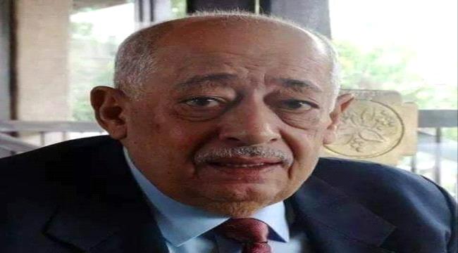 
                     رئيس مجلس القيادة الرئاسي يعزي بوفاة رئيس مجلس الشورى