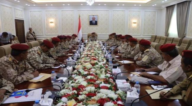 
                     أول رد ناري من وزير الدفاع على تهديدات الحوثي بشن هجمات عسكرية