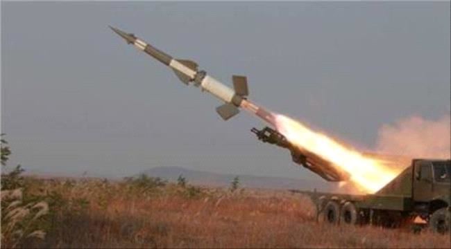 
                     الجيش الأمريكي يؤكد بأنه صد صواريخ الحوثي عن قاعدة الظفرة في الإمارات - بيان