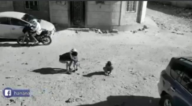 
                     كاميرا مراقبة توثق حادثة خطف طفل بصنعاء .. شاهد صور