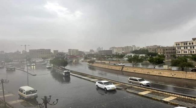 
                     إطلاق صافرات الإنذار في العاصمة صنعاء وتحذير للمواطنين