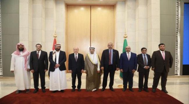
                     برئاسة لملس.. ألرئاسي يشكل لجنة لمكافحة الإرهاب في عدن