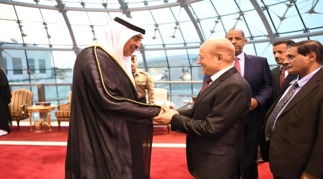 
                     رئيس مجلس القيادة يصل إلى دولة الكويت