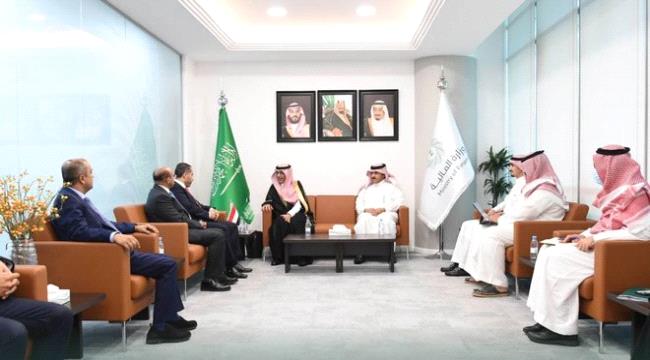 
                     محافظ البنك المركزي ووزير المالية يلتقيان وزير المالية السعودي
