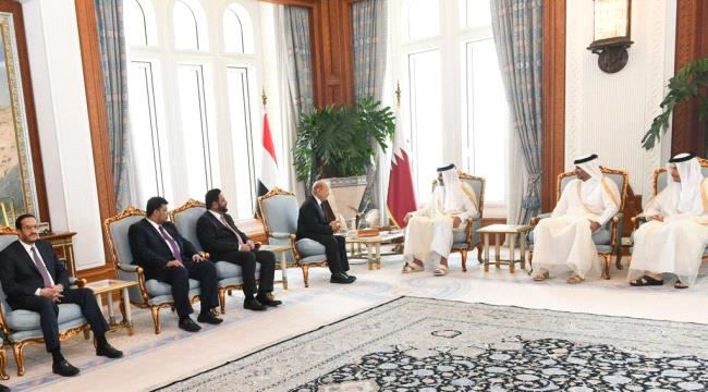 
                     تفاصيل لقاء العليمي وبعض نوابه مع أمير دولة قطر 