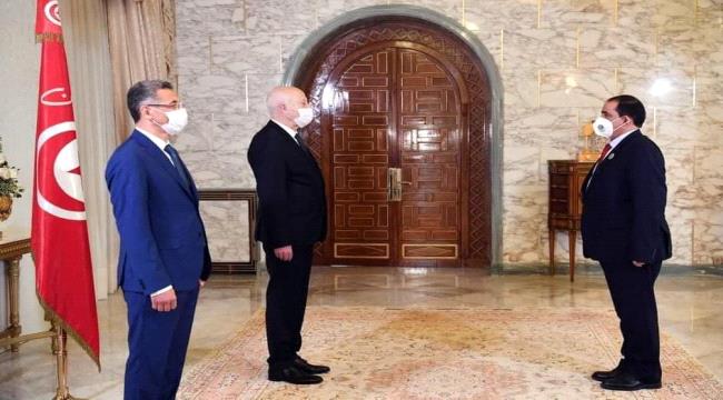 
                     الرئيس التونسي يستقبل وزير الداخلية اللواء الركن إبراهيم حيدان