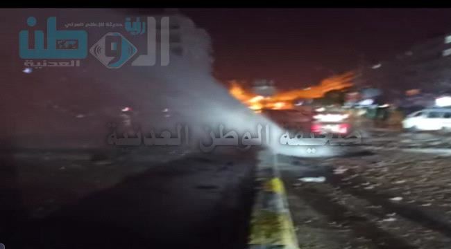 
                     عاجل| كسر في خط مياه رئيسي في شارع مدرم بالمعلا في العاصمة عدن - شاهد صور