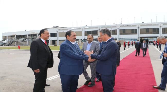 
                     وزير الداخلية يغادر جمهورية تونس