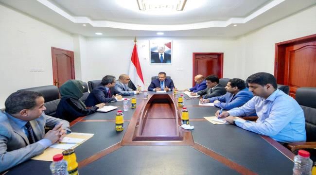 
                     معين عبدالملك يؤكد جاهزية البنك المركزي اليمني لاستيعاب الدعم المعلن من السعودية والإمارات