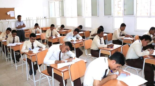 
                     وزير التربية ومحافظ عدن يدشنان امتحانات الثانوية العامة بقسميها العلمي والأدبي