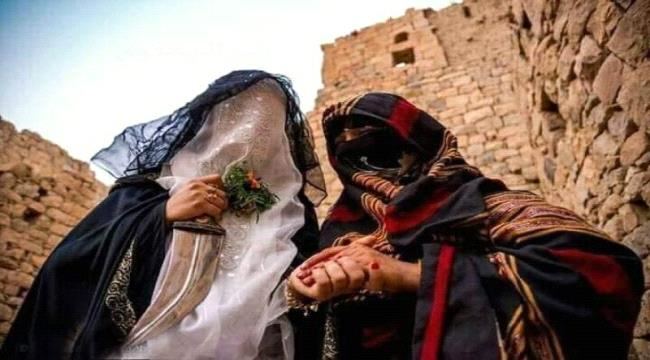 
                     مغترب يمني يترك الغربة ويعود مسرعا لليمن بعد أن علم بأن حبيبته عروس .. شاهد ماذا فعل