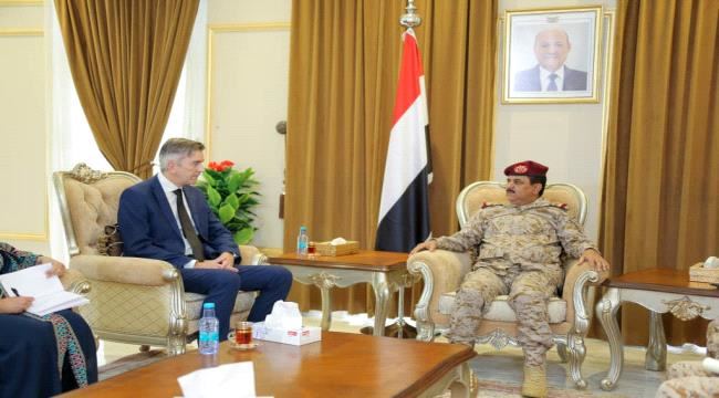 
                     وزير الدفاع يتحدث عن دعم عسكري من بريطانيا للجيش اليمني.. ماذا قال؟ 