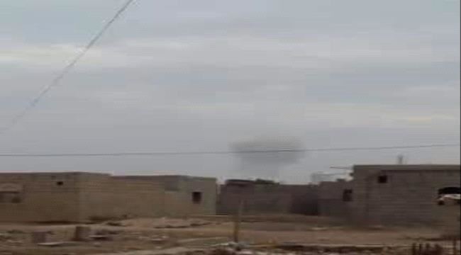 
                     إنفجار عنيف بقاعدة العند العسكرية في محافظة لحج - صورة