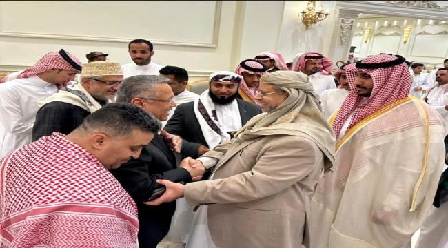 
                     اكبر عرس يمني يقام في العاصمة الرياض بحضور رسمي سعودي ويمني لنجل رجل اعمال يمني تفاصيل خاصة 