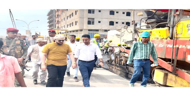 
                     وزير الاشغال الحريزي يتفقد سير العمل في مشروع صيانة وإعادة تاهيل طريق الحرم الجامعي بئر احمد