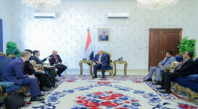 
                     محافظ البنك المركزي اليمني يلتقي في عدن السفير الأمريكي